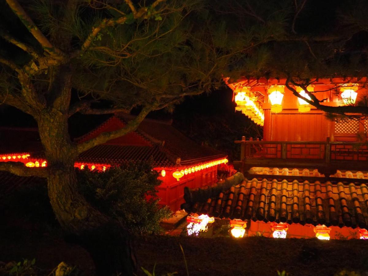 Hotel Murasakimura Yomitan Buitenkant foto