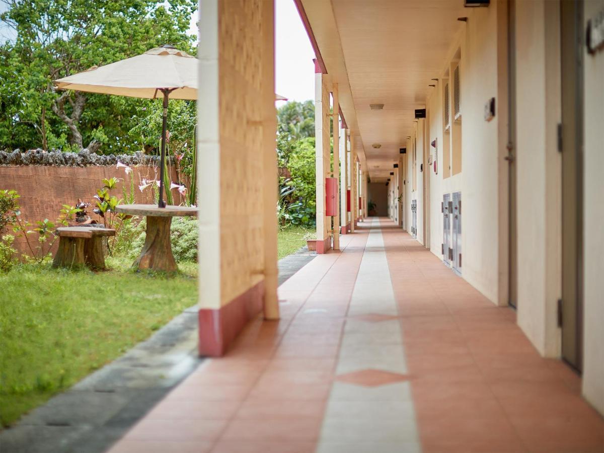 Hotel Murasakimura Yomitan Buitenkant foto