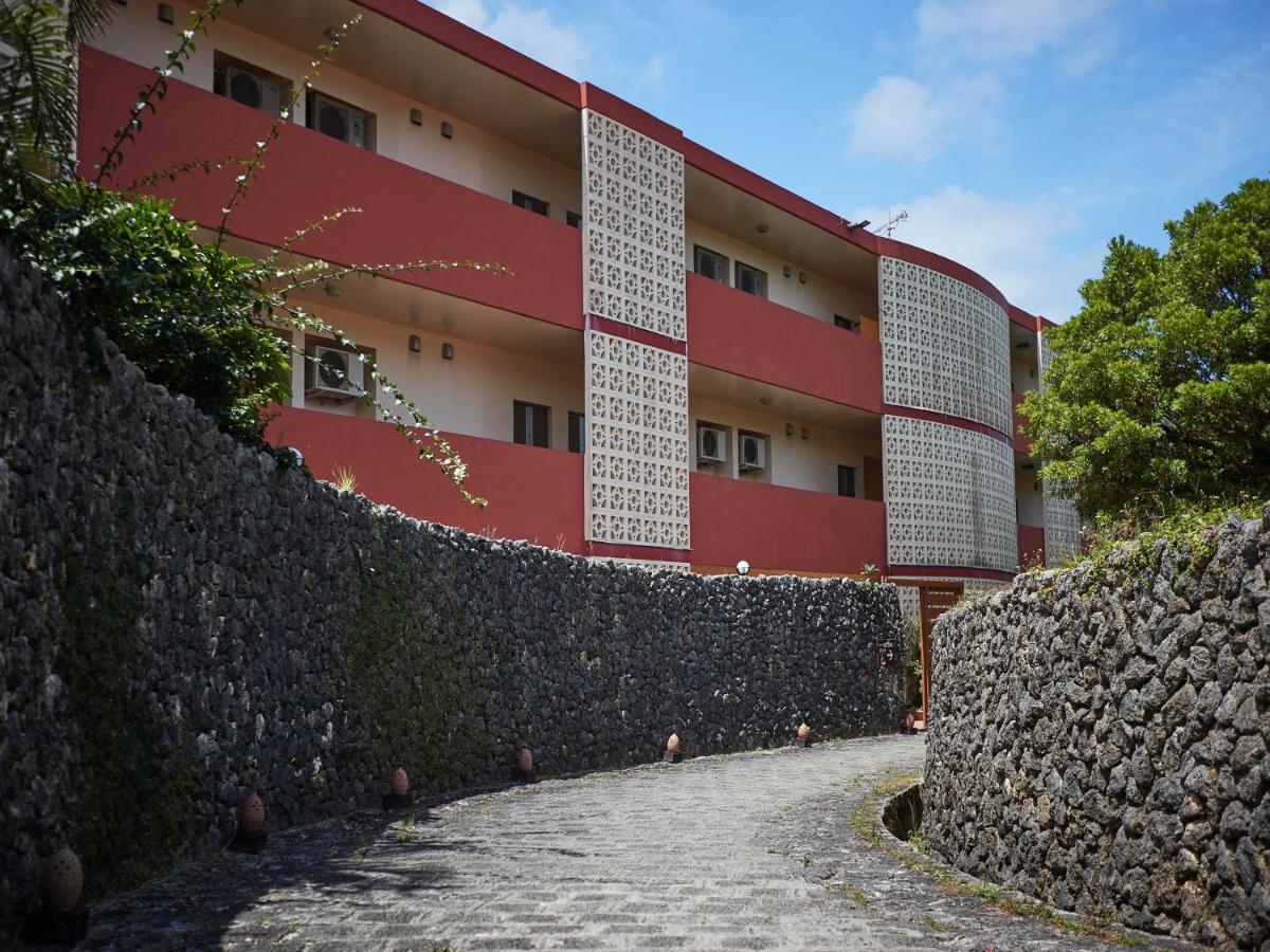 Hotel Murasakimura Yomitan Buitenkant foto