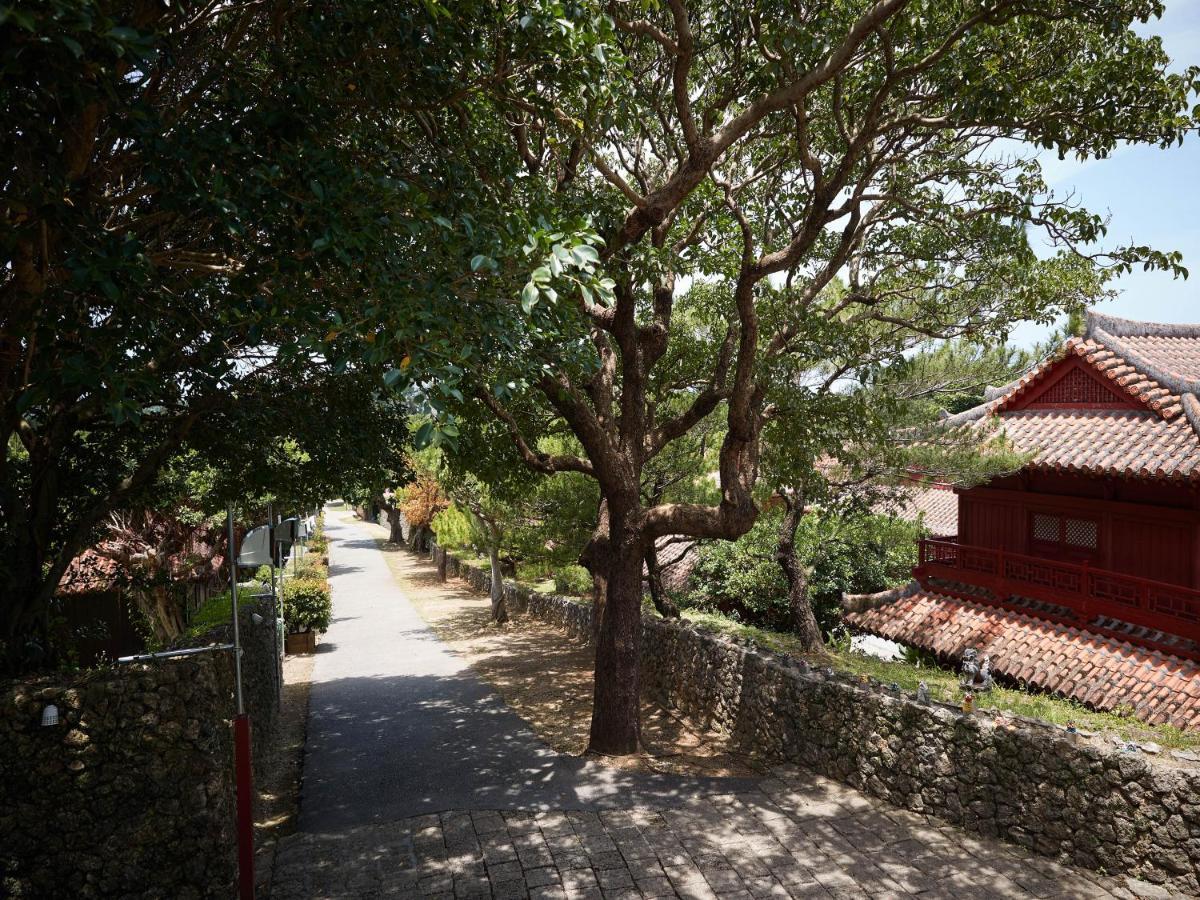 Hotel Murasakimura Yomitan Buitenkant foto